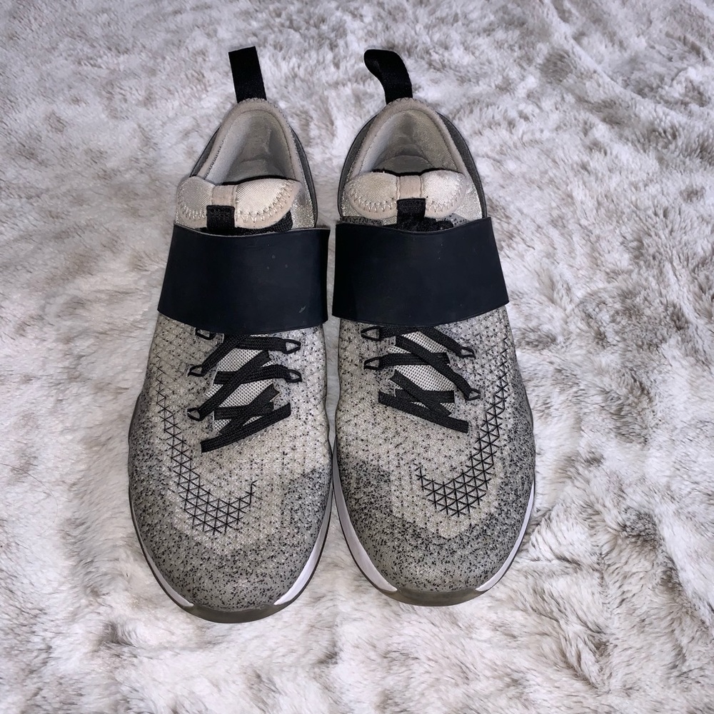 Women’s Nike Air Zoom Strong